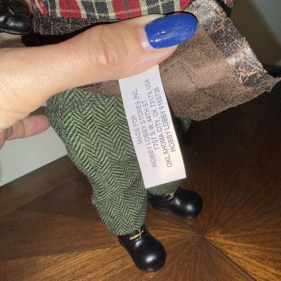 Santa Figure With Toy Soldier Hammer Screws + Apron Gift 16” - Picture 9 of 10